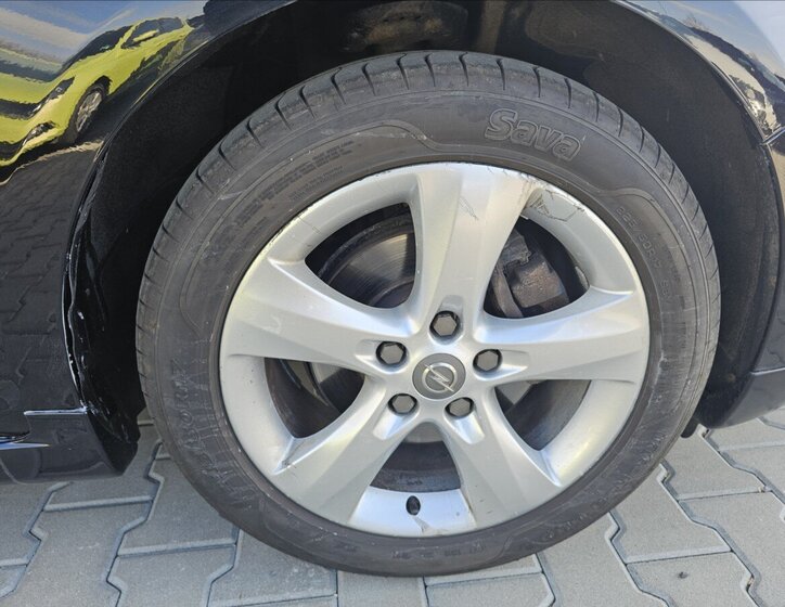 Opel Astra Hatchback 1,6 l 132 kw