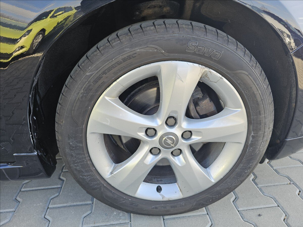 Opel Astra Hatchback 1,6 l 132 kw