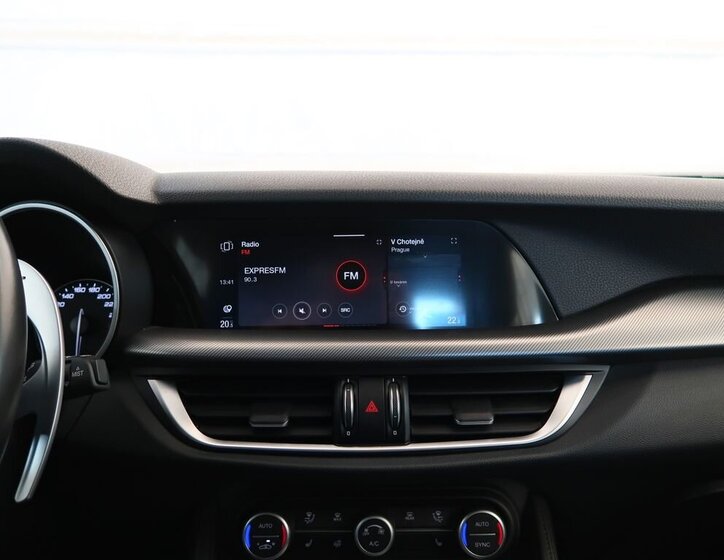 Alfa Romeo Stelvio 30