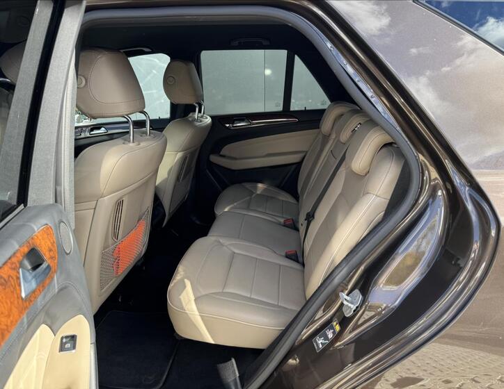 Mercedes-Benz Třídy M 12