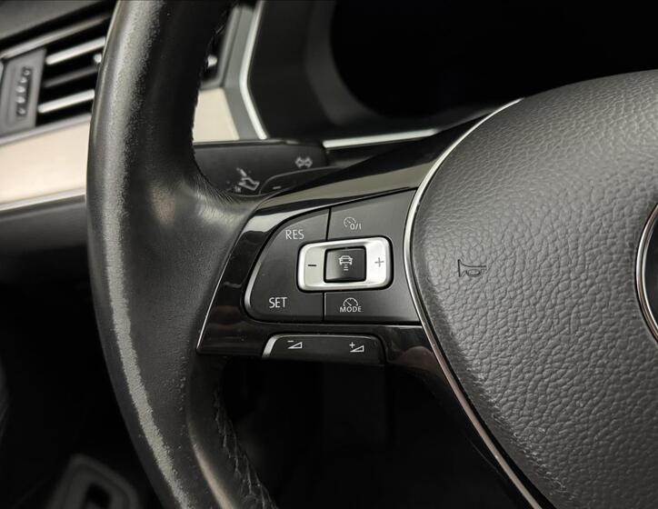 Volkswagen Passat 10