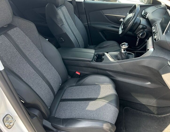 Peugeot 3008 SUV / Terénní 1,5 l 96 kw