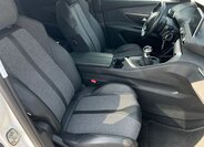 Peugeot 3008 SUV / Terénní 1,5 l 96 kw