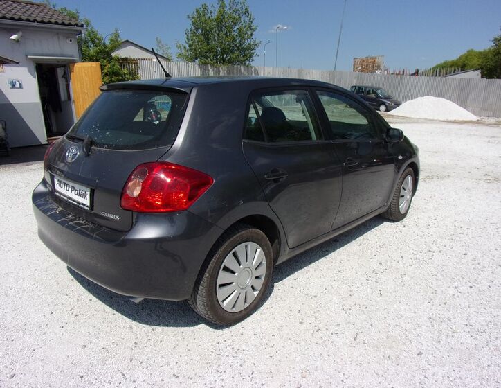 Toyota Auris 9