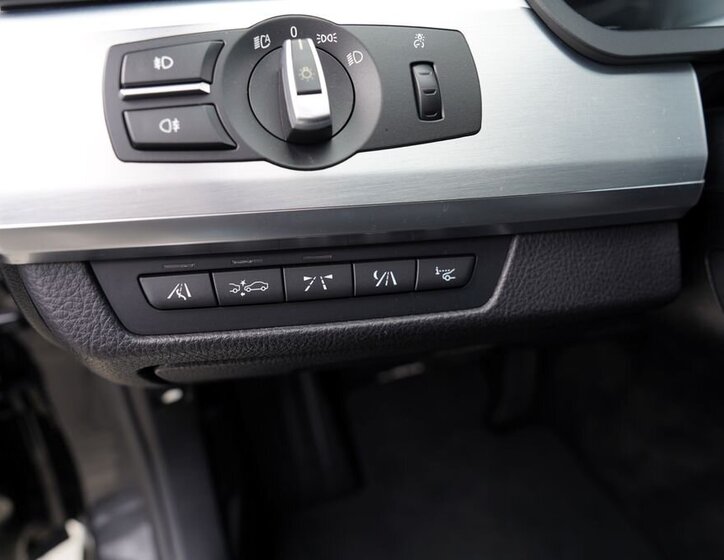 BMW Řada 7 Sedan / Limuzína 3,0 l 180 kw