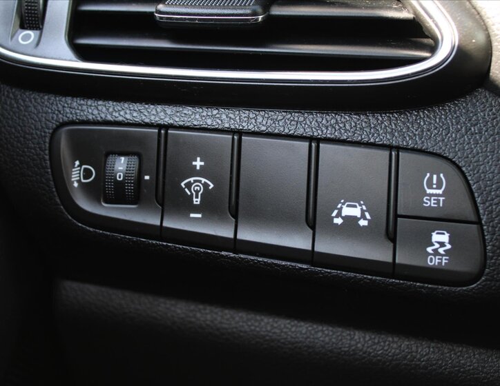 Hyundai i30 Hatchback 998,0 88 kw