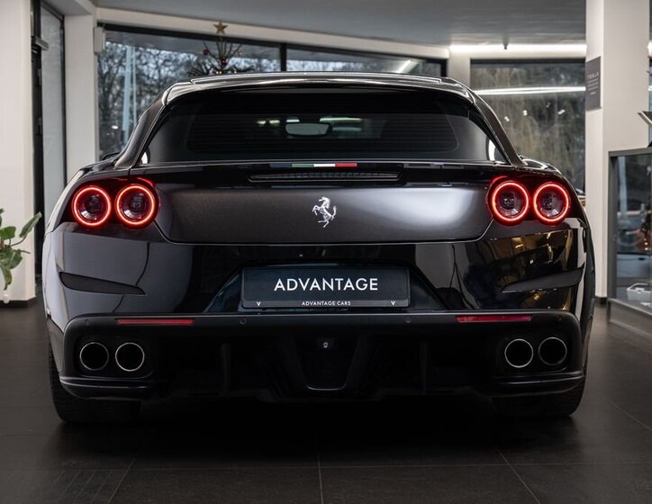 Ferrari GTC4 Lusso Kupé 6,3 l 507 kw
