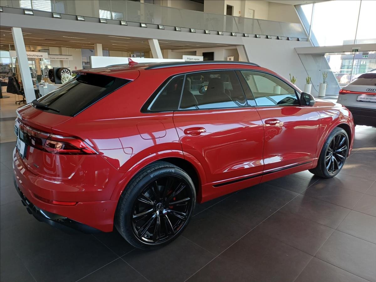 Audi Q8 SUV / Terénní 3,0 l 210 kw