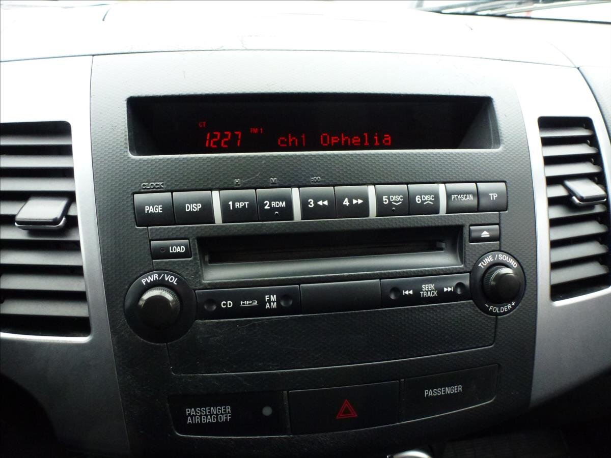 Citroën C-Crosser SUV 2,2 l 115 kw