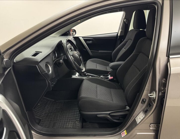 Toyota Auris Kombi 1,4 l 66 kw