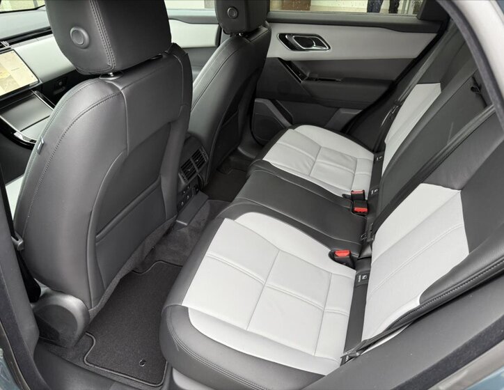 Land Rover Range Rover Velar 15