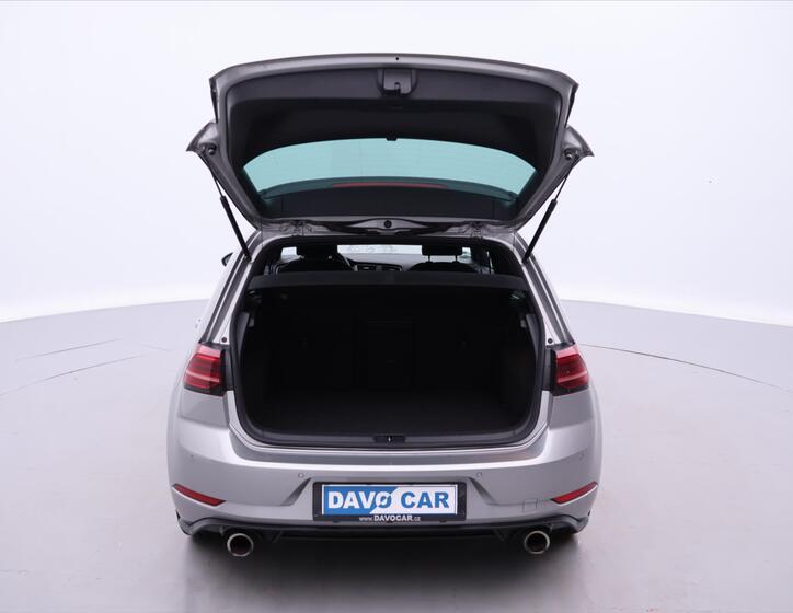 Volkswagen Golf 9