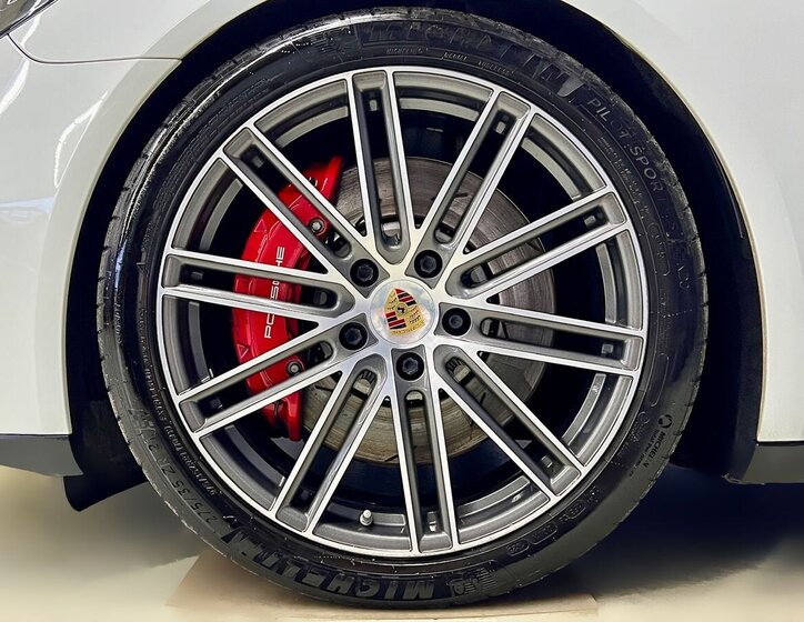 Porsche Panamera Kombi 4,0 l 338 kw