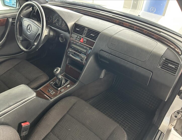 Mercedes-Benz Třídy C Kombi 2,0 l 141 kw