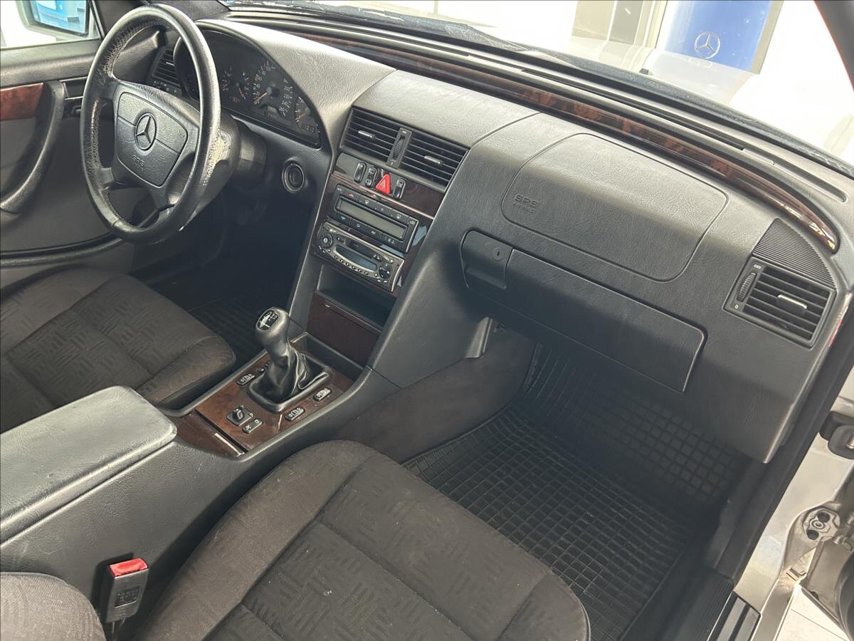 Mercedes-Benz Třídy C Kombi 2,0 l 141 kw