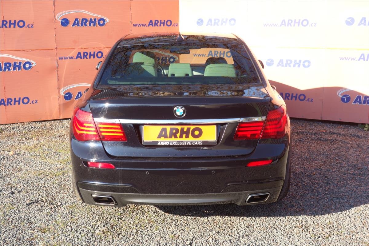 BMW Řada 7 Sedan 4,4 l 330 kw