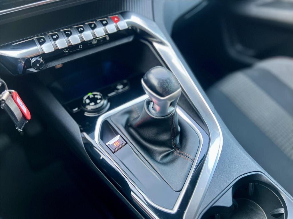 Peugeot 3008 SUV / Terénní 1,2 l 96 kw