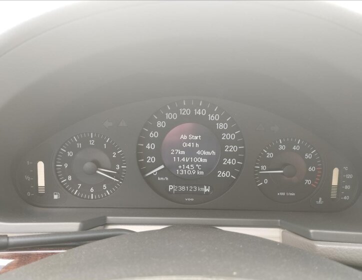 Mercedes-Benz Třídy E Sedan / Limuzína 1,8 l 120 kw