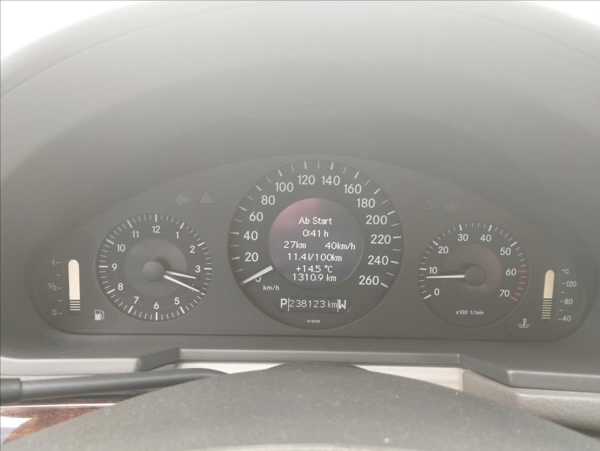 Mercedes-Benz Třídy E Sedan / Limuzína 1,8 l 120 kw