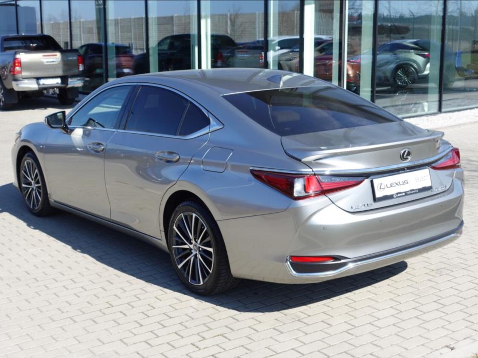Lexus ES 300h 7