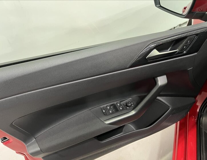 Volkswagen Polo Hatchback 999,0 85 kw