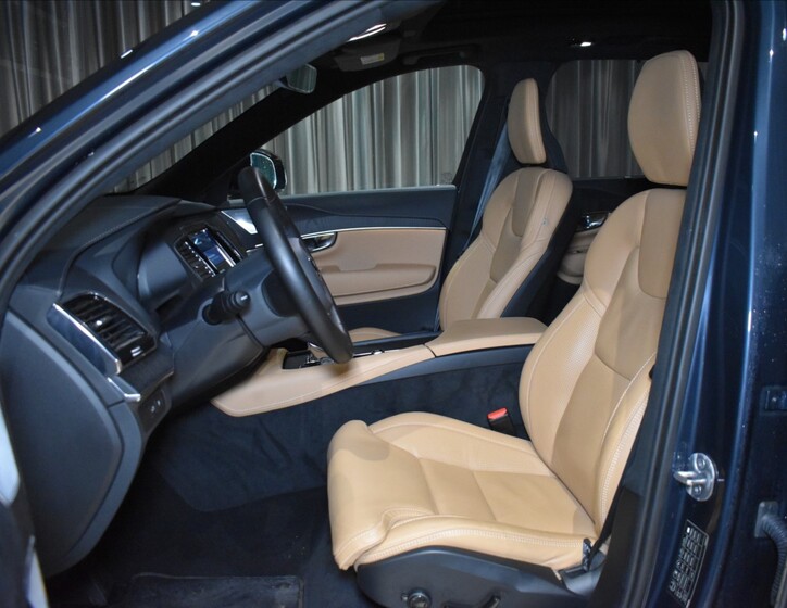 Volvo XC90 8