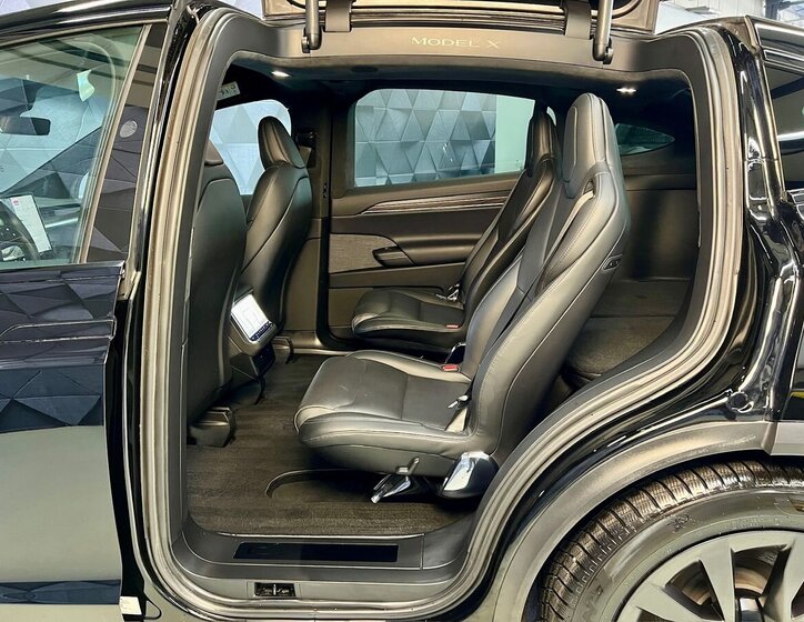 Tesla Model X SUV / Terénní 0,0 493 kw