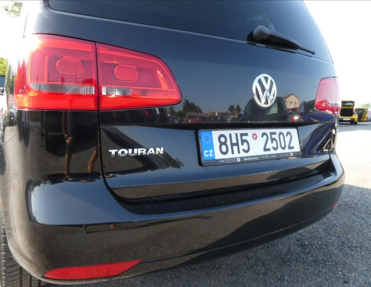 Volkswagen Touran 8