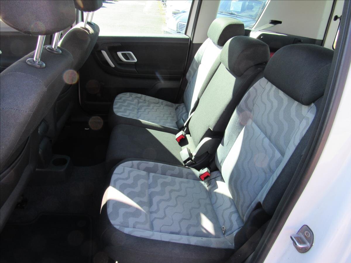 Škoda Roomster Kombi 1,2 l 51 kw