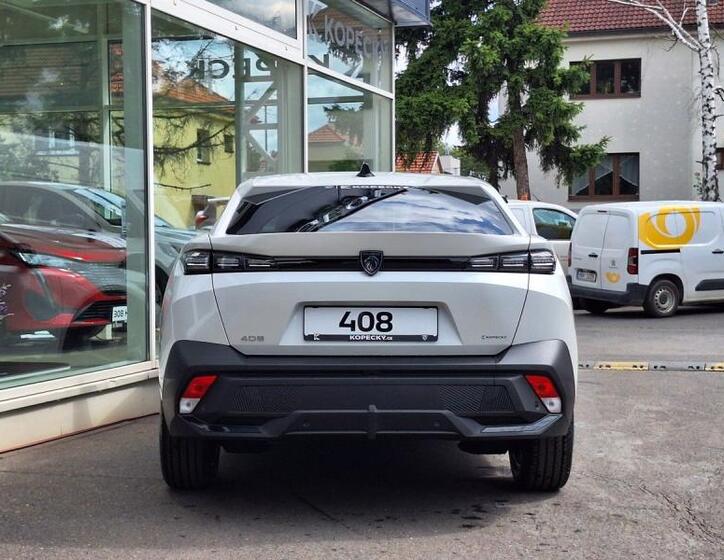 Peugeot 408 6