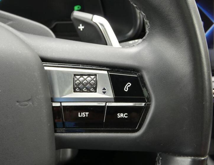 DS Automobiles DS7 Crossback 12