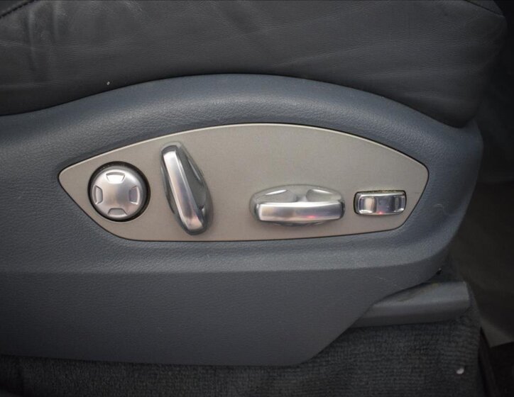 Porsche Cayenne SUV 4,8 l 405 kw