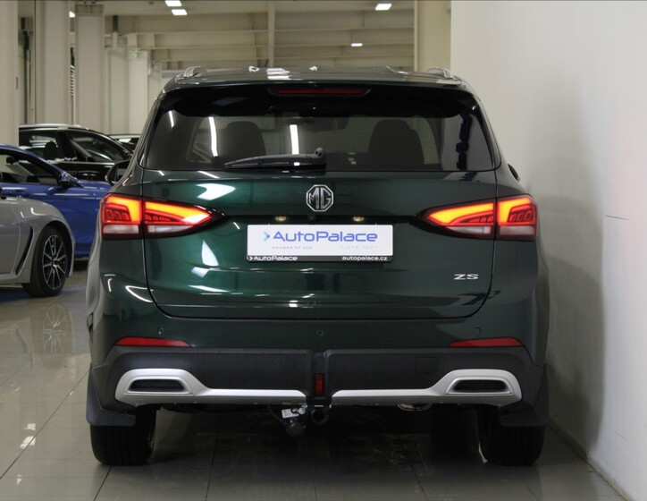 MG ZS 4