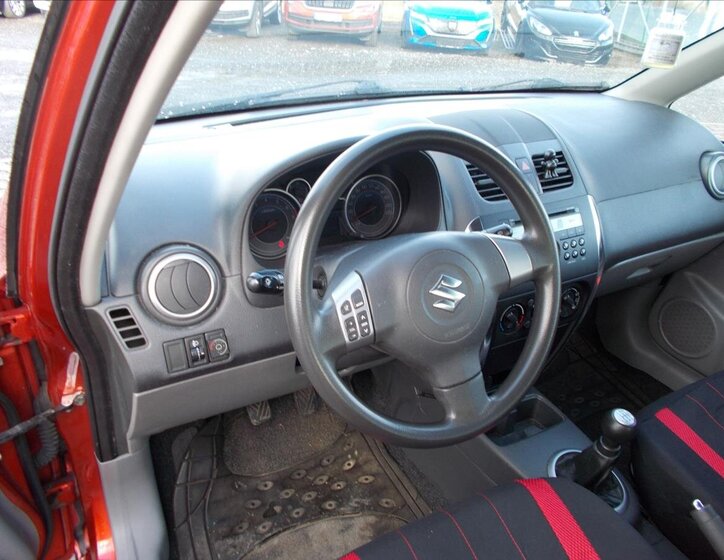 Suzuki SX4 Hatchback 1,6 l 88 kw