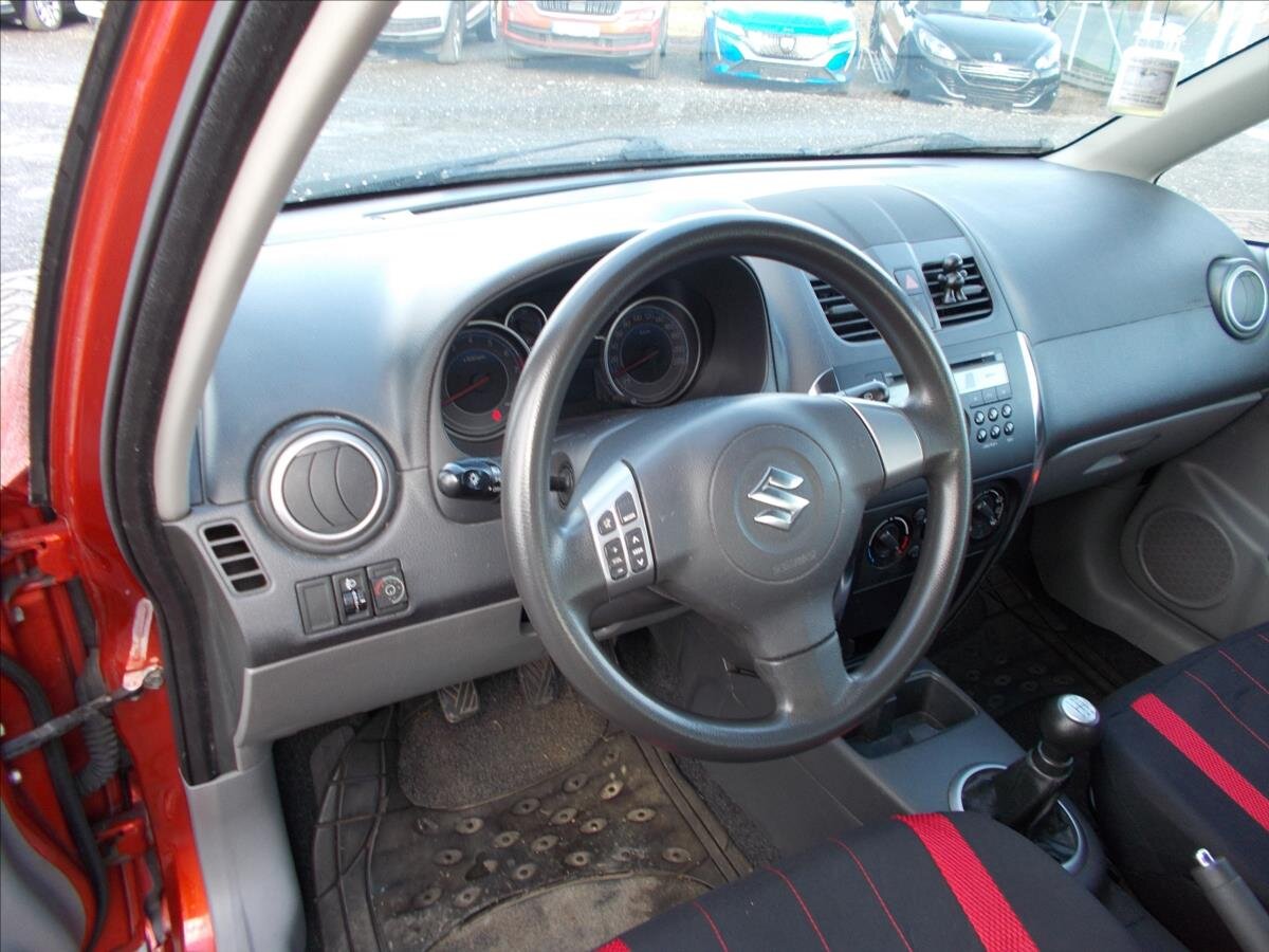 Suzuki SX4 Hatchback 1,6 l 88 kw