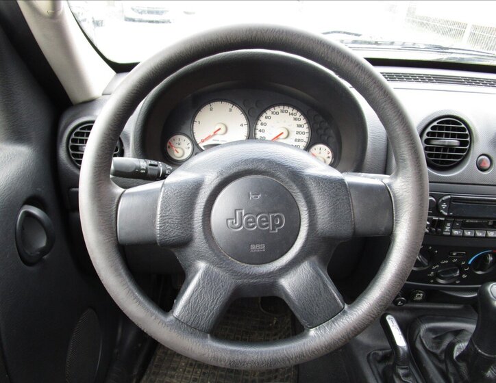 Jeep Cherokee Kombi 2,5 l 105 kw