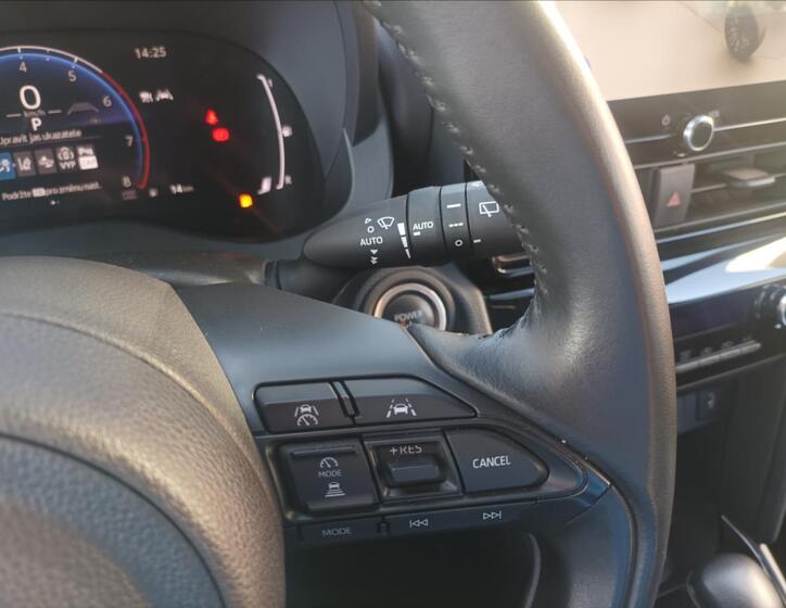 Toyota Yaris Cross 13