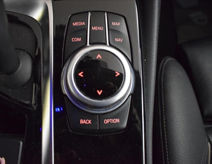 BMW Řada 5 Sedan / Limuzína 3,0 l 195 kw