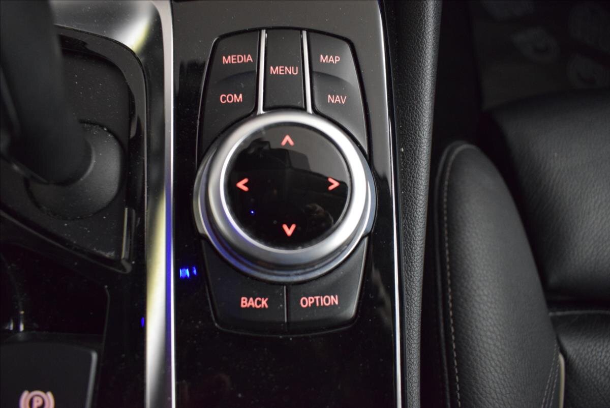 BMW Řada 5 Sedan / Limuzína 3,0 l 195 kw