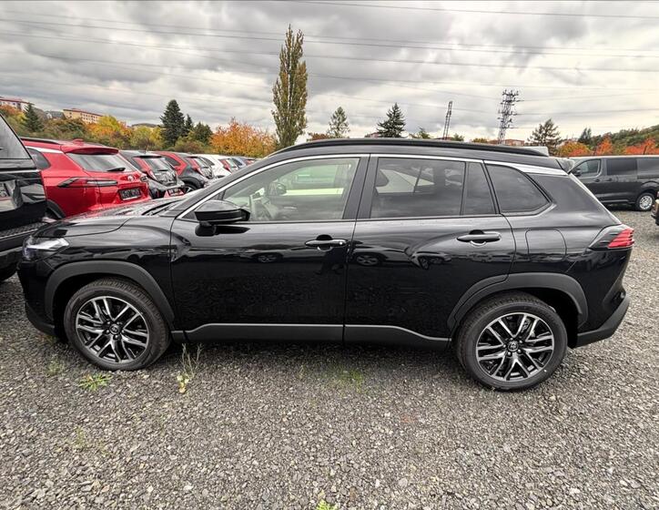 Toyota Corolla Cross 4