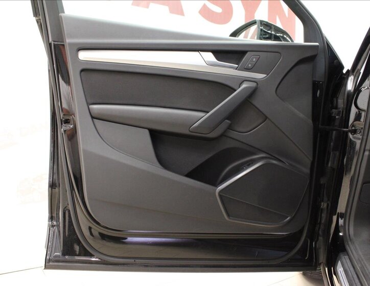 Audi Q5 SUV / Terénní 2,0 l 120 kw