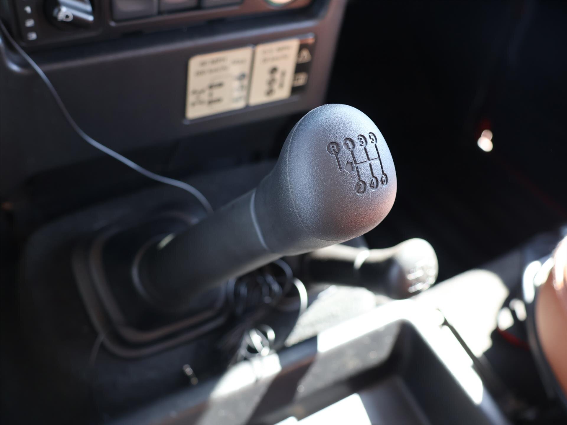 Land Rover Defender SUV / Terénní 2,4 l 90 kw