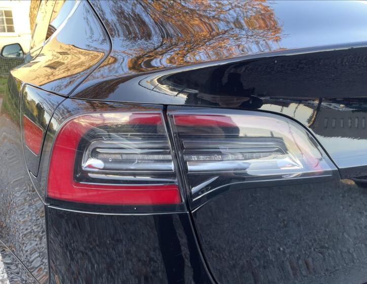 Tesla Model 3 36
