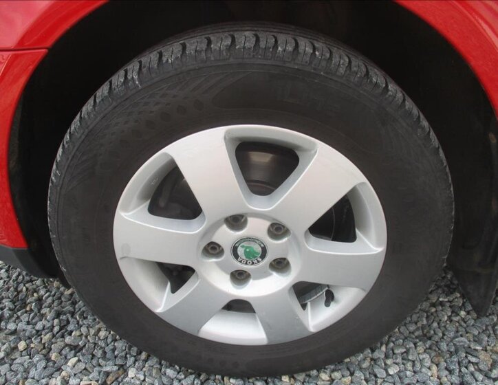 Škoda Octavia Sedan / Limuzína 1,6 l 75 kw