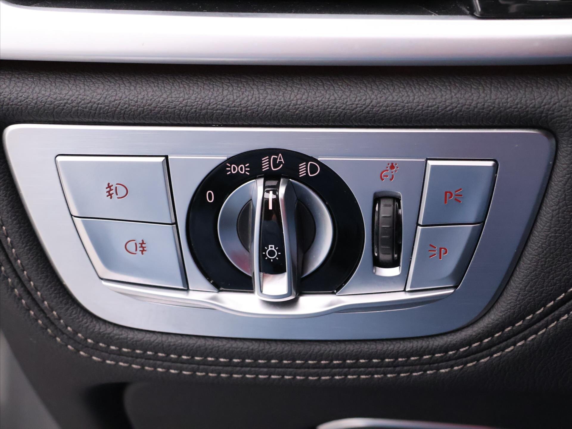 BMW Řada 7 Sedan 4,4 l 330 kw