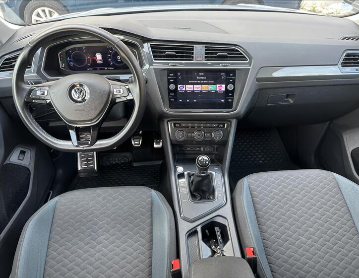 Volkswagen Tiguan 8