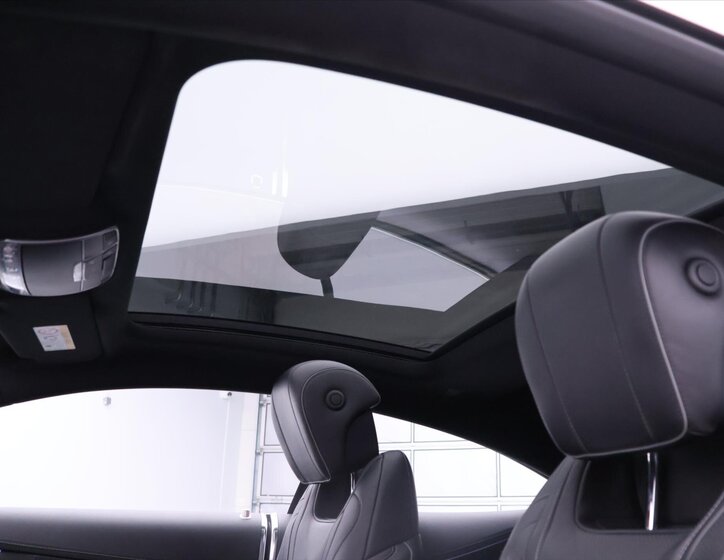 Mercedes-Benz Třídy S Kupé 5,5 l 430 kw