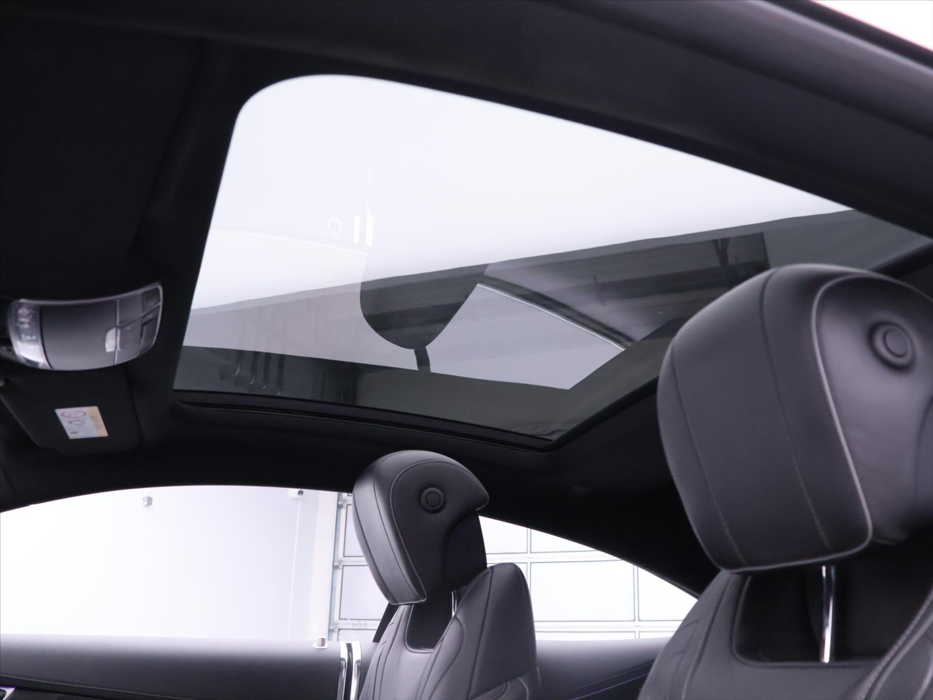 Mercedes-Benz Třídy S Kupé 5,5 l 430 kw