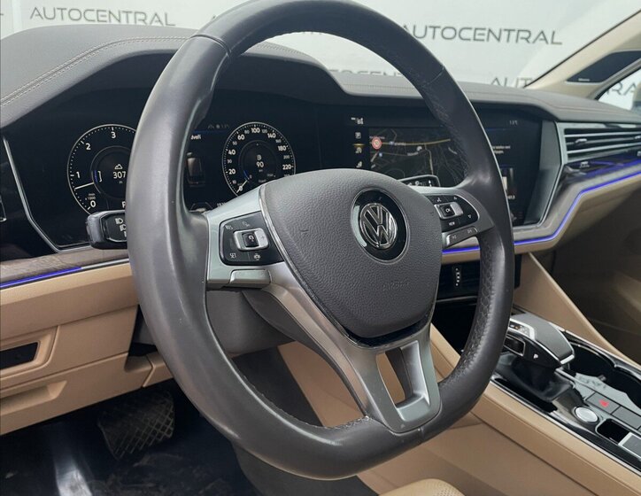 Volkswagen Touareg SUV / Terénní 3,0 l 210 kw