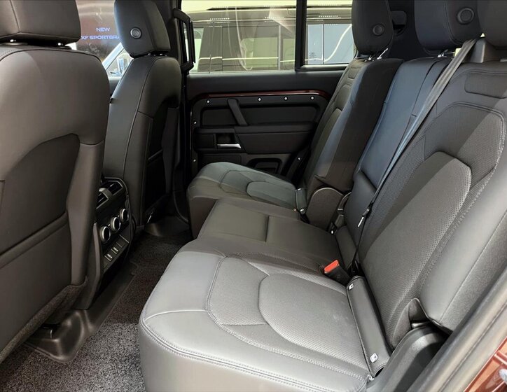 Land Rover Defender SUV / Terénní 3,0 l 257 kw